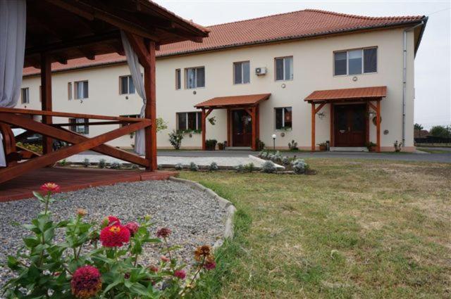 Vila Zoppas Inn Sînnicolau Mare 外观 照片