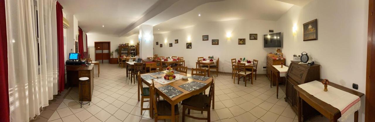 Vila Zoppas Inn Sînnicolau Mare 外观 照片